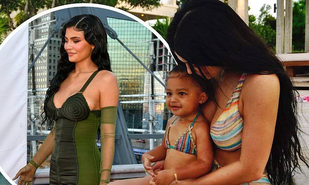 Kylie Jenner Seems Busy, As She Prepares to Welcome her Second Child