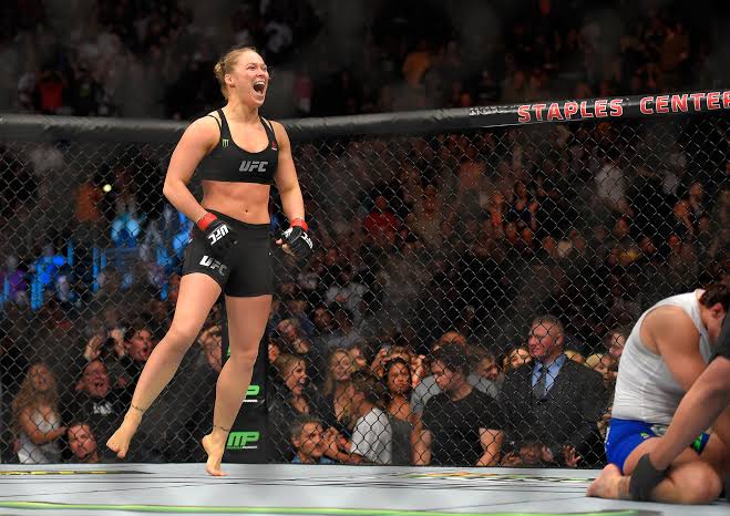 Fans Give Shocking Reactions seeing UFC Legend Ronda Rousey&#8217;s Swimsuit Photos