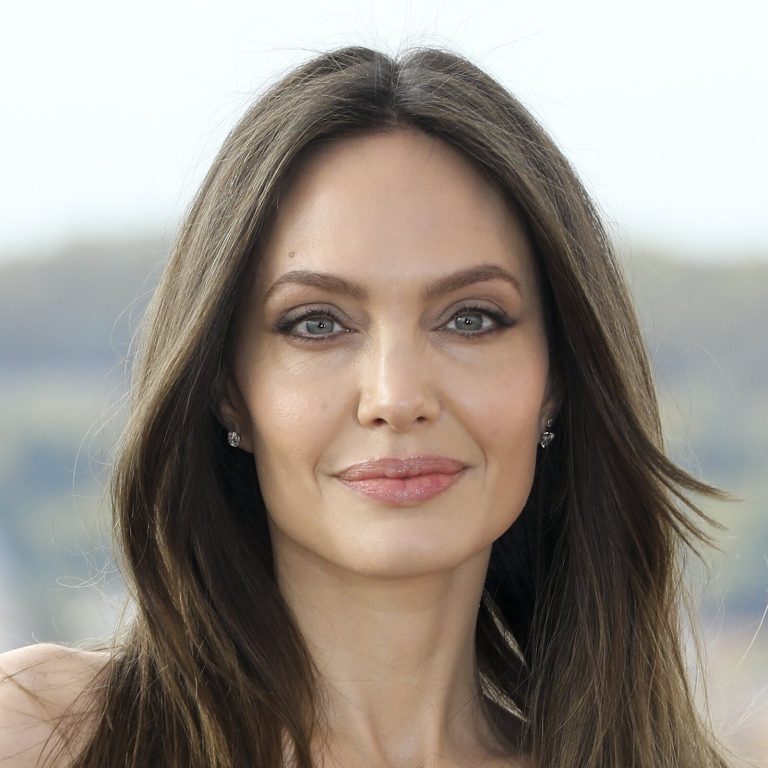 Angelina Jolie travels to Ukraine to visit injured children and is forced to evacuate due to bombing warning