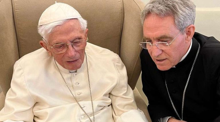 Benedict XVI thanks greetings from all over the world for his 95th birthday