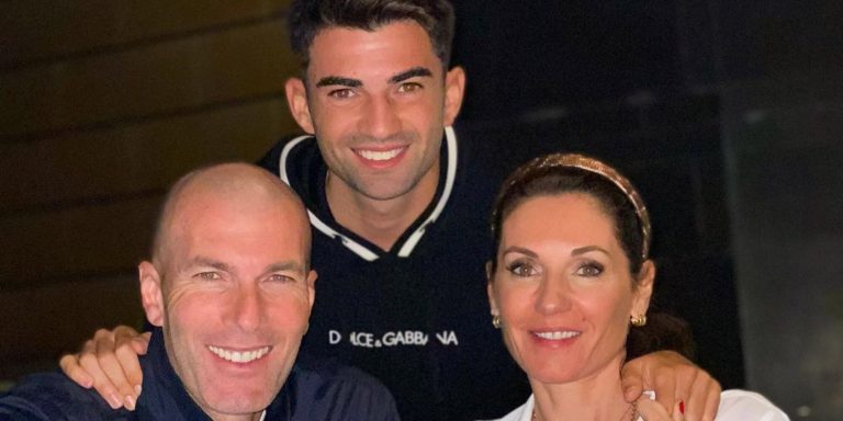 Zinedine Zidane and his wife, excited with their granddaughter after being grandparents for the first time