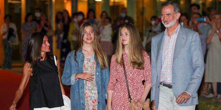 Princess Leonor reappears after returning from Wales to enjoy a cultural plan with Felipe, Letizia and Infanta Sofía