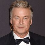 Alec Baldwin reaches an agreement with the family of Halyna Hutchins and they will withdraw the lawsuit against the actor